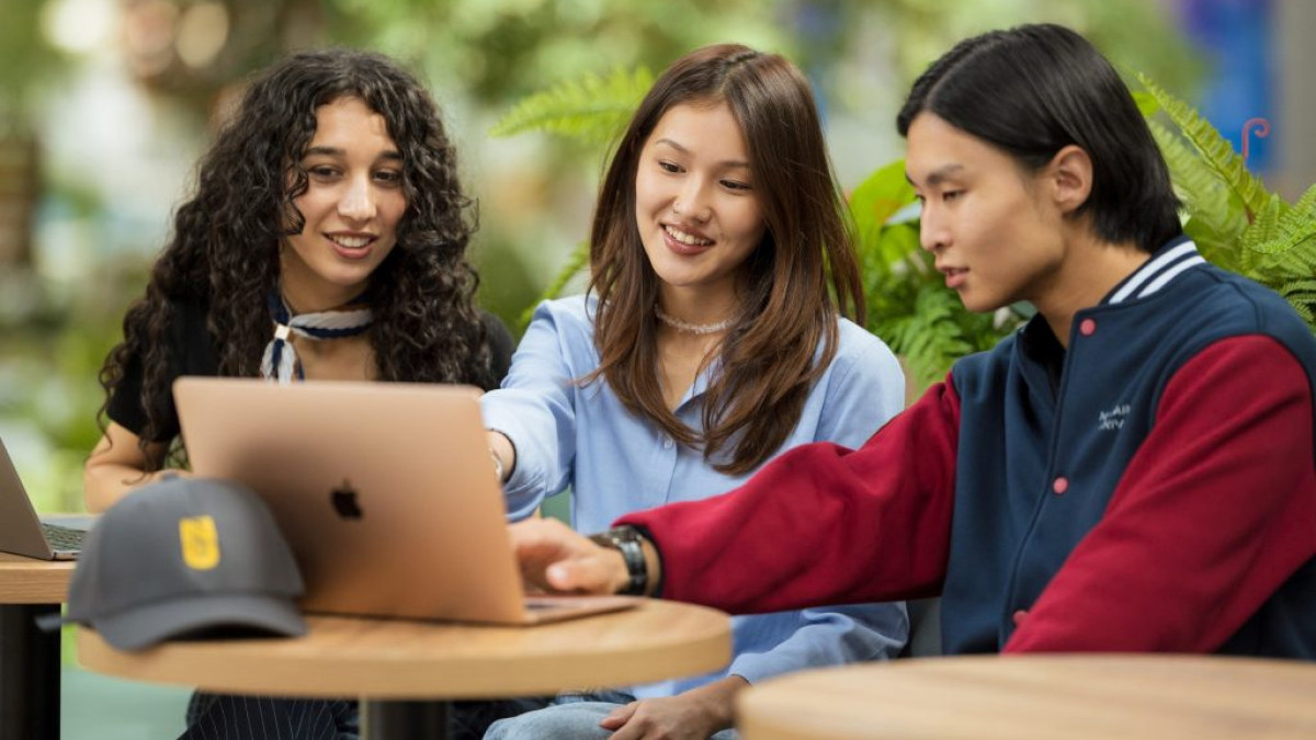  Nazarbayev University 
