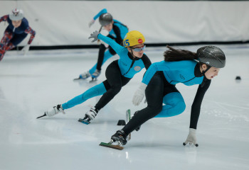 80 жас спортшы мұз айдында бақ сынады