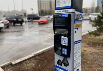 Дәмхана, автотұрақтағы QR-кодты сканерлеу қауіпті: алаяқтардың жаңа айласы қалай жұмыс істейді?