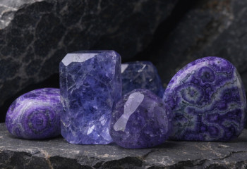 Какие камни добывают в одном месте на планете и почему их выгодно купить уже сейчас