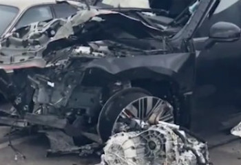 Разбитый Zeekr после аварии на Аль-Фараби остаётся на штрафстоянке — полиция