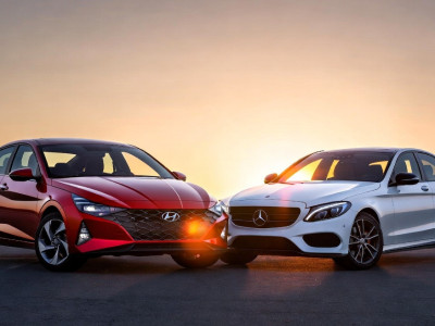 Жаңа Hyundai Elantra мен ескі Mercedes-Benz арасындағы тартыста кім жеңеді?