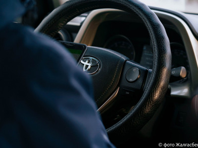 Көліктегі қауіпсіздік белдігі мен телефон пайдалану: ІІМ кімдер жазаланғанын айтты