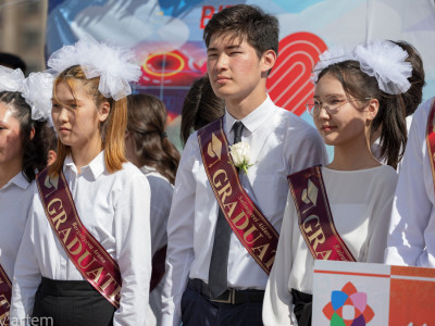 Бітіру кеші төңірегіндегі дау: Аймағамбетов мұғалімдерді қорғады