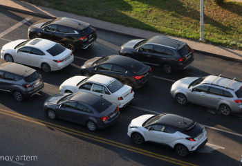 Қазақстанда қытайлық нөмірмен жүретін көліктер көбейді: оларды кім жүргізе алады?