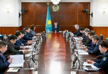 Kazakh PM Olzhas Bektenov Chairs Meeting of the Inter-Agency Commission on Crime Prevention