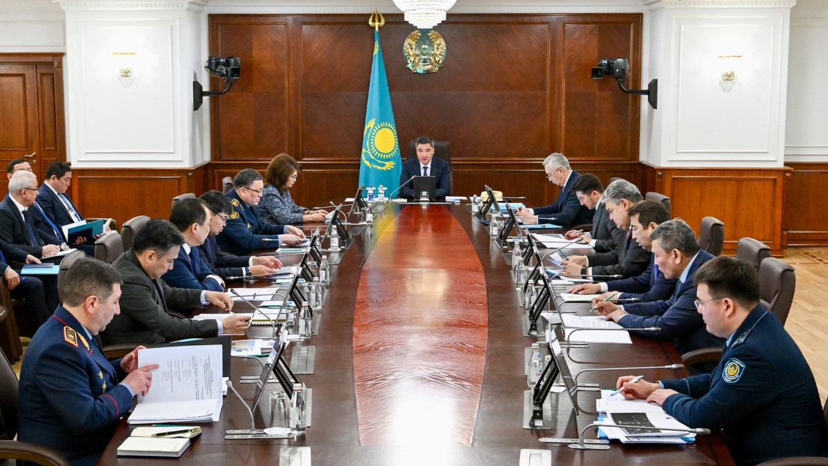 Kazakh PM chairs meeting of inter-agency commission on crime prevention