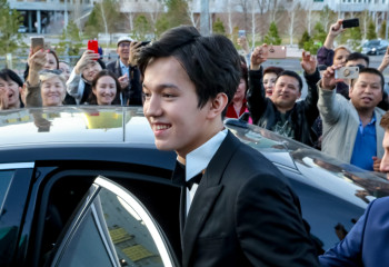 Кадры с концерта Димаша Кудайбергена в Будапеште утекли в соцсеть