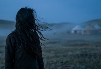 Признак джинна или символ свободы: что значили распущенные волосы в древности?