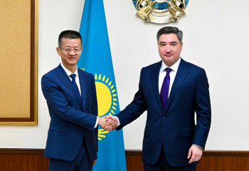 Kazakh PM discusses waste management and advanced environmental standards with Shenzhen energy environment chairman