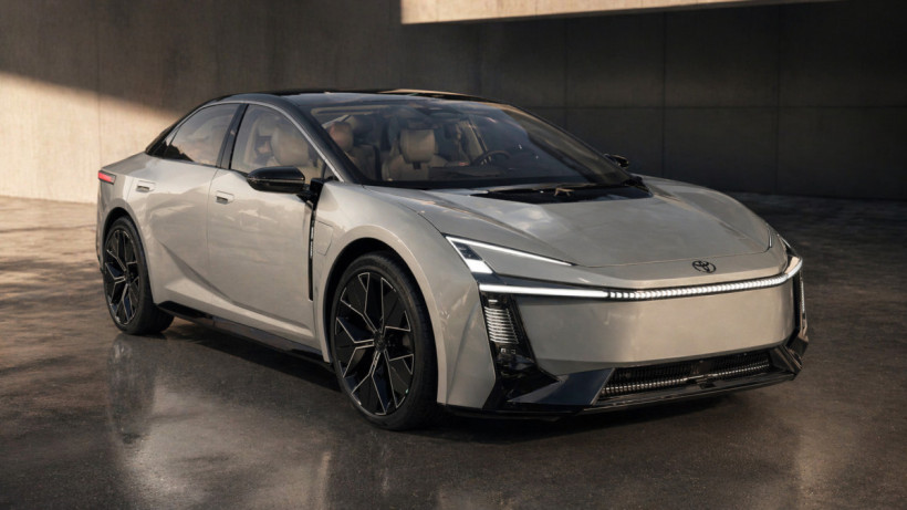  Toyota/Сурет ЖИ-мен өңделген 