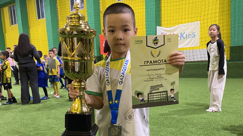  Мейрамбек Ғаділбекұлының жеке мұрағатынан 