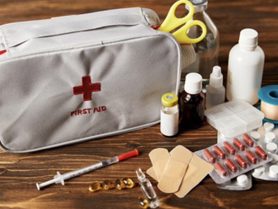 Дәрі қобдишасы, өрт сөндіргіш: көлікте не болуы тиіс?