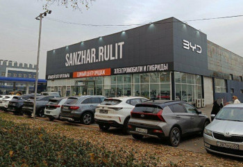 Қытай көліктерін алдап сатқан менеджер алты жылға сотталды