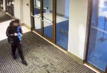 В мечети Астаны украли куртку Moncler за миллион тенге