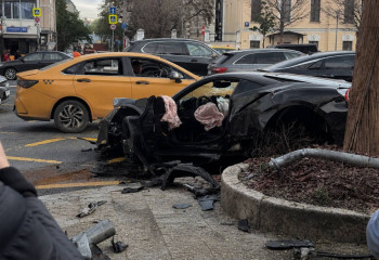 Рэпер Navai попал в ДТП и разбил свой Ferrari