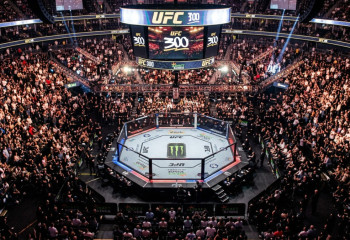 Бой за титул UFC: Чимаев будет биться со Стриклендом