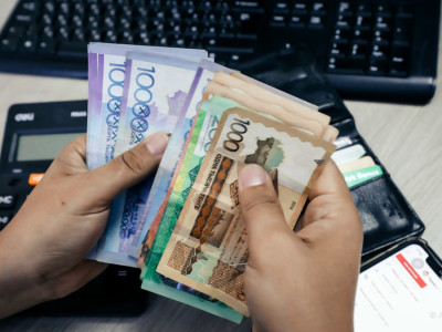 85 мыңнан 150 мыңға дейін: Қазақстанда ең төменгі жалақы қашан өседі?
