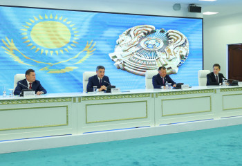 Kazakh PM presents New Akim of Kyzylorda Region