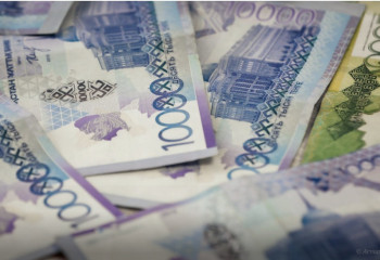 Теңге жаңарып жатыр: айналымнан шығатын купюралар тізімі жарияланды