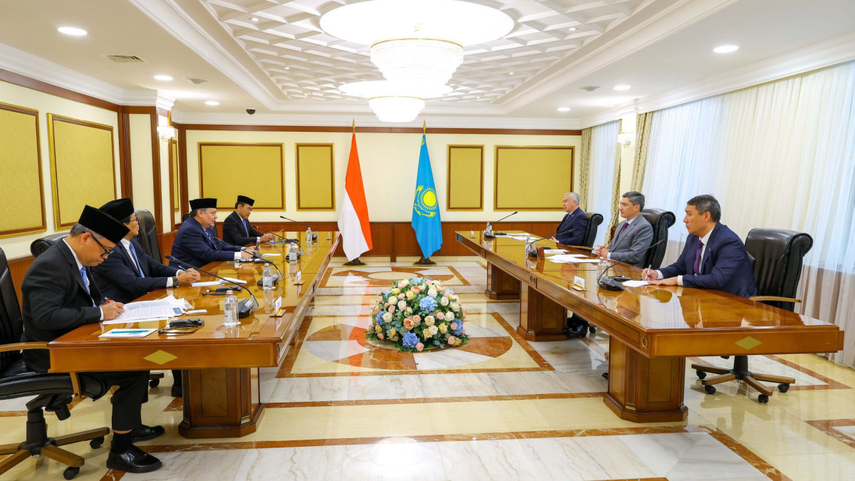 Kazakh PM discusses bilateral trade and economic cooperation with Indonesian coordinating Minister
