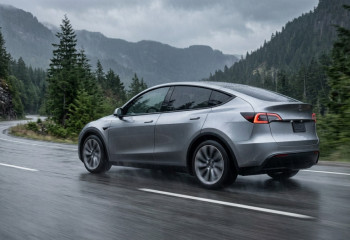 Tesla раскрыла детали инцидентов с Robotaxi – почему происходят ДТП