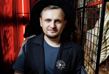 Певец Александр Фролов рассказал какими словами казахского языка восхищен