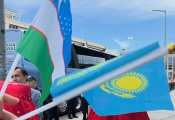 Казахстанцы встретили сборную Узбекистана в США