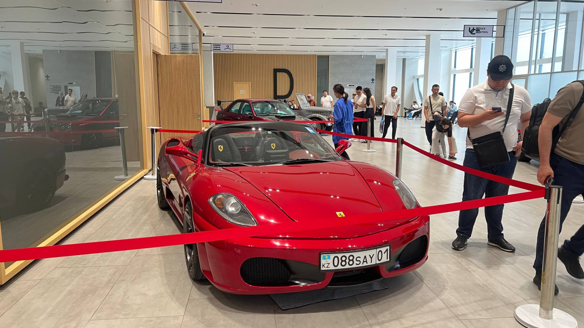 Ferrari 360 Spider и Rolls-Royce Cullinan: что можно увидеть на автовыставке в Астане