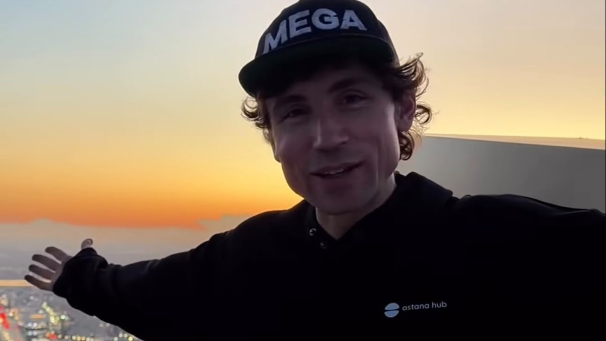 Mega-American travel blogger views Astana from roof of Abu Dhabi Plaza