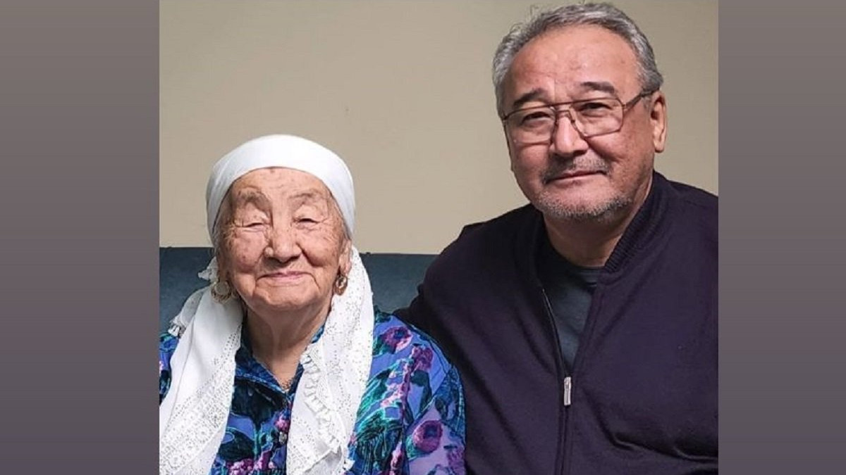 «Жалғандағы жарығым сөнді...»: Нұрлан Өнербаевтың анасы дүниеден өтті