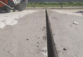 На трассе Астана-Щучинск в бетоне обнаружились опасные трещины