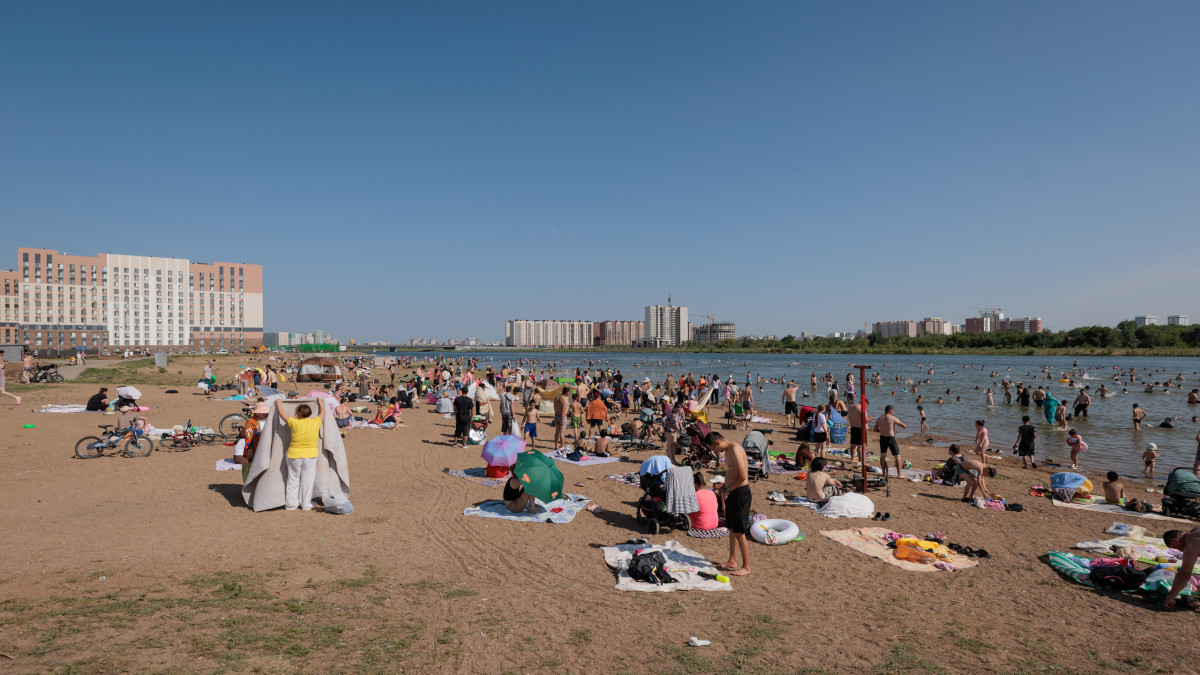 Жители столицы окупировали пляж на Есиле: замена Турции?