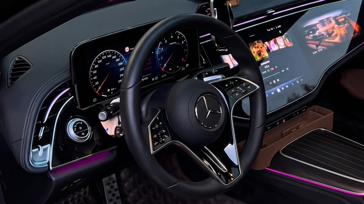 Как выглядят Mercedes-Benz E300L и другие премиум-седаны в китайском исполнении