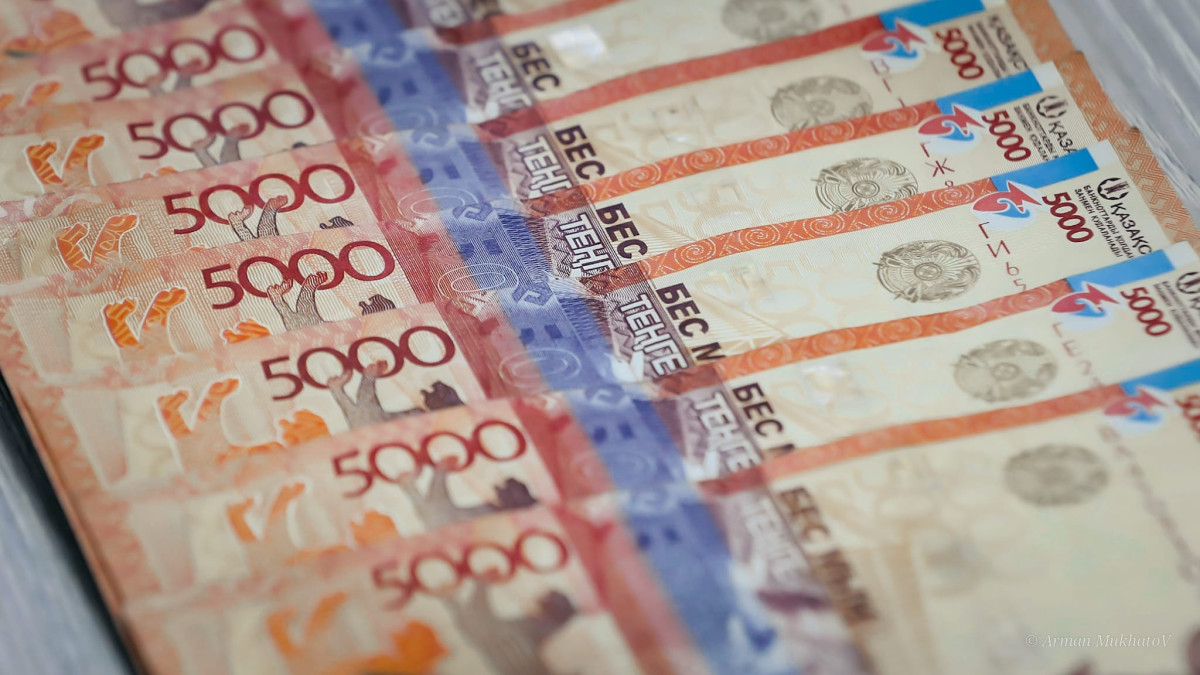 300 тысяч тенге: минимальную зарплату в Казахстане будут считать по-другому
