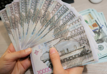 Безработным казахстанцам выплатят до 125 тысяч тенге: как получить деньги и профессию