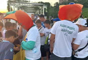 Герои мультфильма напомнили детям о правилах: необычную акцию провели в Павлодарской области