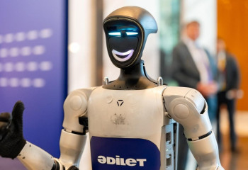 «Әділет» партиясы AI-көмекші мен цифрлық маскотты таныстырды
