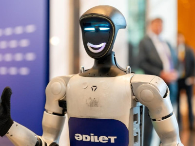 «Әділет» партиясы AI-көмекші мен цифрлық маскотты таныстырды