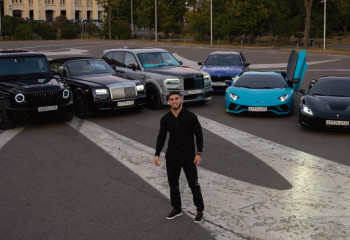 Асхаб Тамаев вырезал кожу с интерьера Bugatti Veyron для куртки