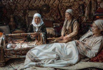 История Казахстана через обряды: рождение ребёнка