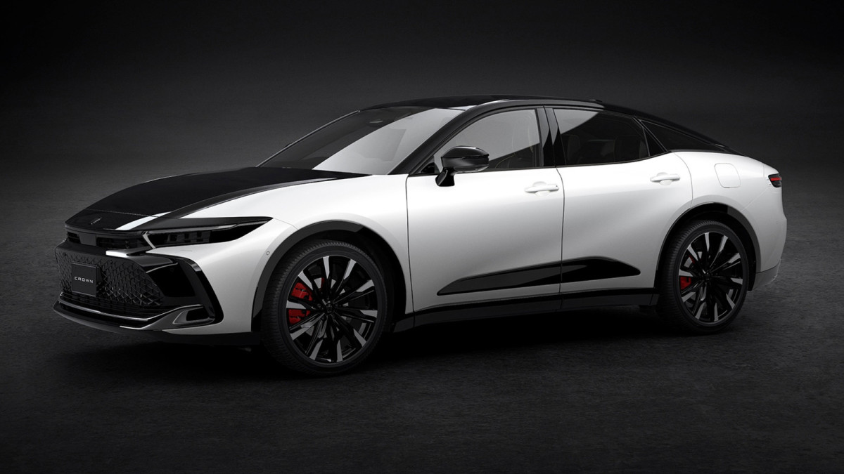 Toyota жаңартылған Crown Crossover моделінің алғашқы суреттерін жариялады