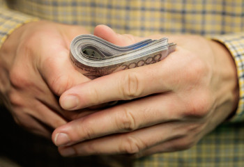 Казахстанцам могут вернуть уплаченный ИПН до 15 сентября