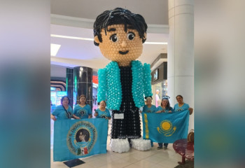4.5-meter balloon sculpture of Dimash unveiled in Mexico