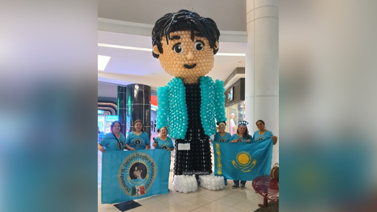 4.5-meter balloon sculpture of Dimash unveiled in Mexico