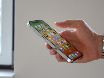 iPhone жаңартудан кейін неге қызып кетеді және оны қалай азайтуға болады