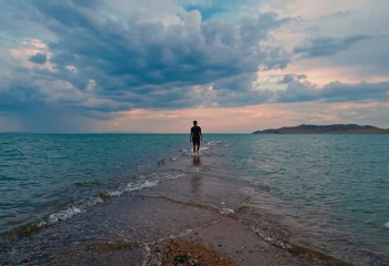 Остров в Каркаралы, где можно ходить по воде, показал путешественник