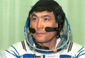 Ғарышқа жол ашқан қаһарман: тұңғыш қазақ ғарышкері Тоқтар Әубәкіров 80 жаста
