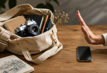 Сумка против смартфона: как analog bag стал ответом молодёжи на бесконечный скроллинг