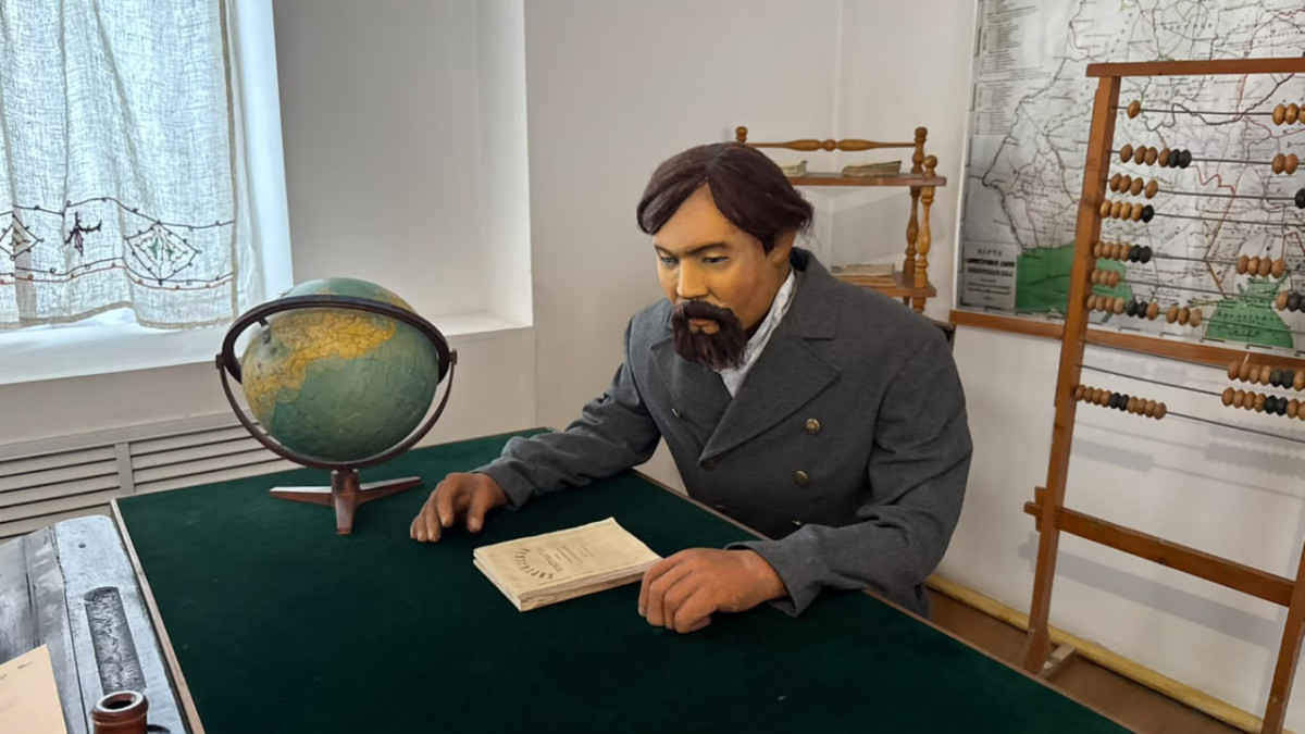 Museum of Ibrai Altynsarin in Kostanay : 13,000 artefacts and a manuscript read by Kazakhs 140 years ago